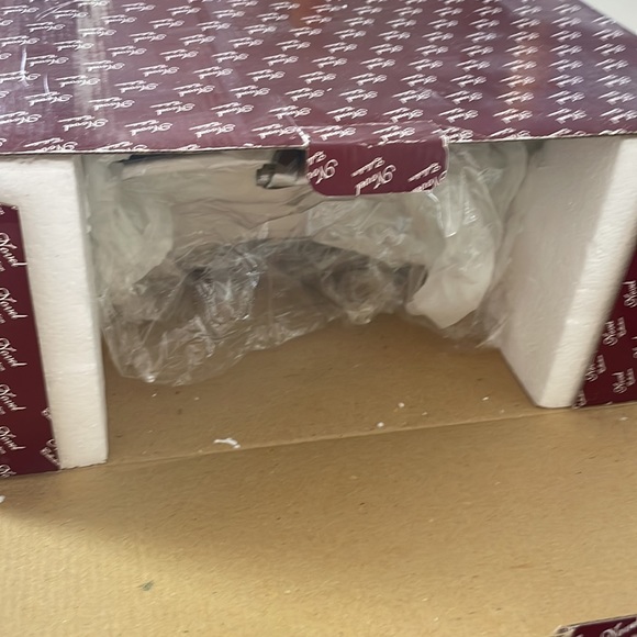 Novel Collection - white and silver antique handle serving dish - Picture 7 of 7